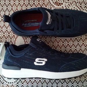 Women's US size 7.5 Sketchers Sneakers for work with memory foam & comp toe